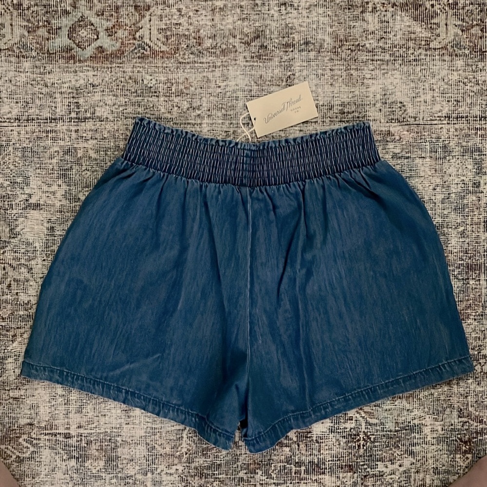 Universal Thread (Target) High Rise Pull-on Shorts - Picture 3 of 5